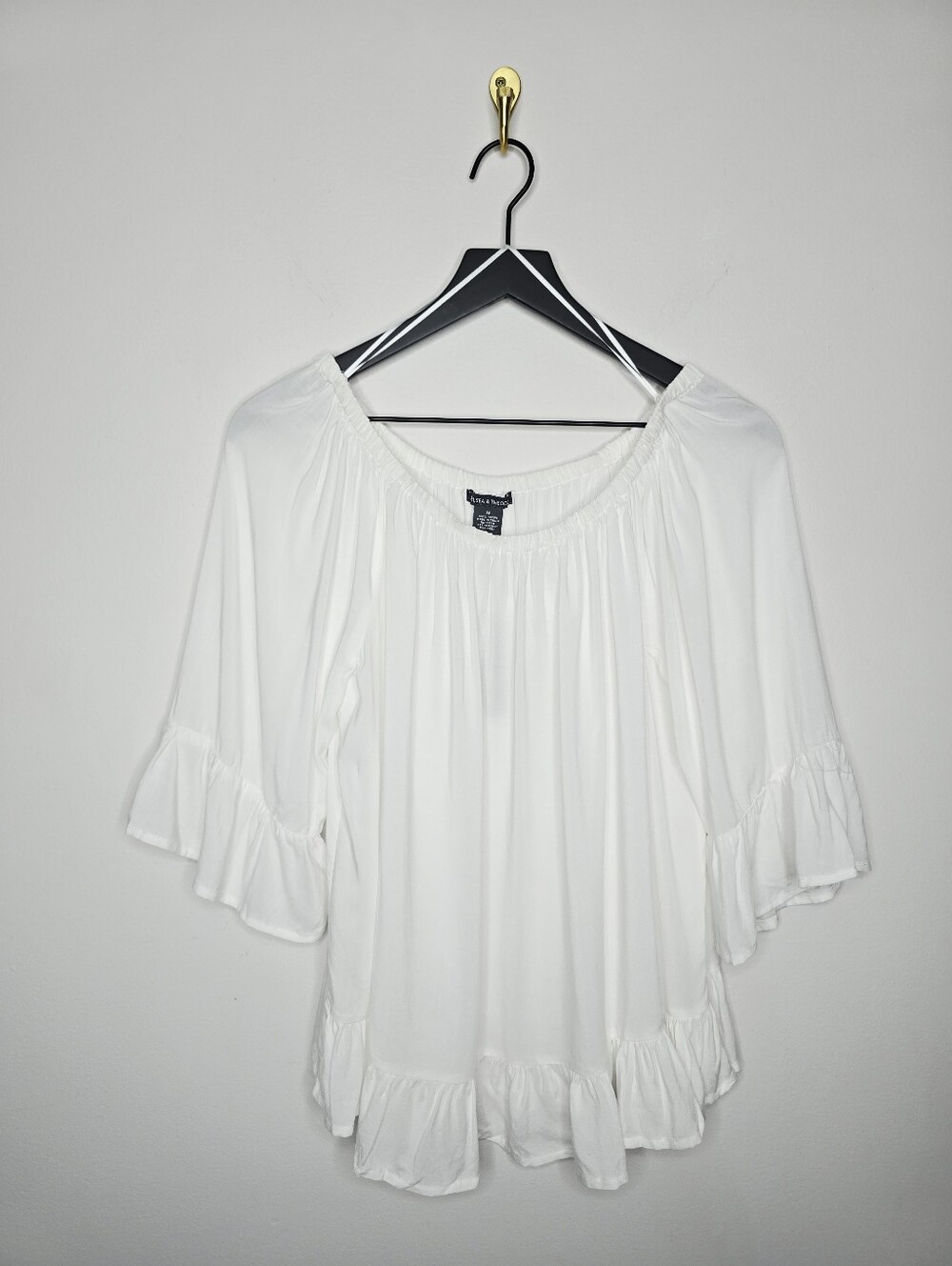 Chelsea & Theodore White Cottagecore Peasant Top Size Medium NWT